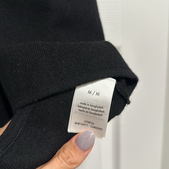 We wore what halter tank top - Picture 4 of 5